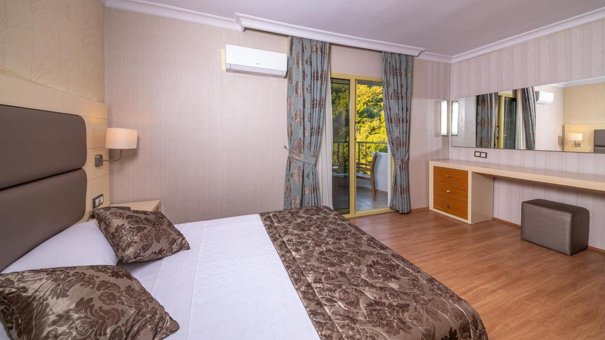 Grand Hotel Faros Мармарис Екстериор снимка